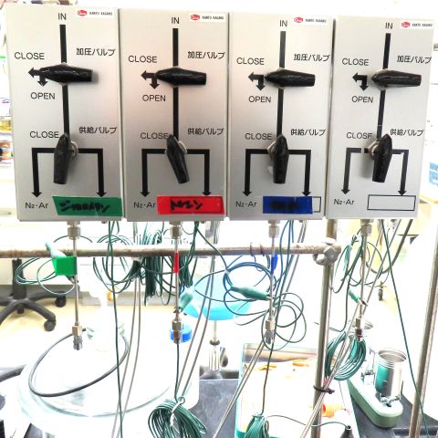 超脱水溶媒サーバー（4基）